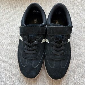 Zara. Suede Casual Sneakers with White Accent